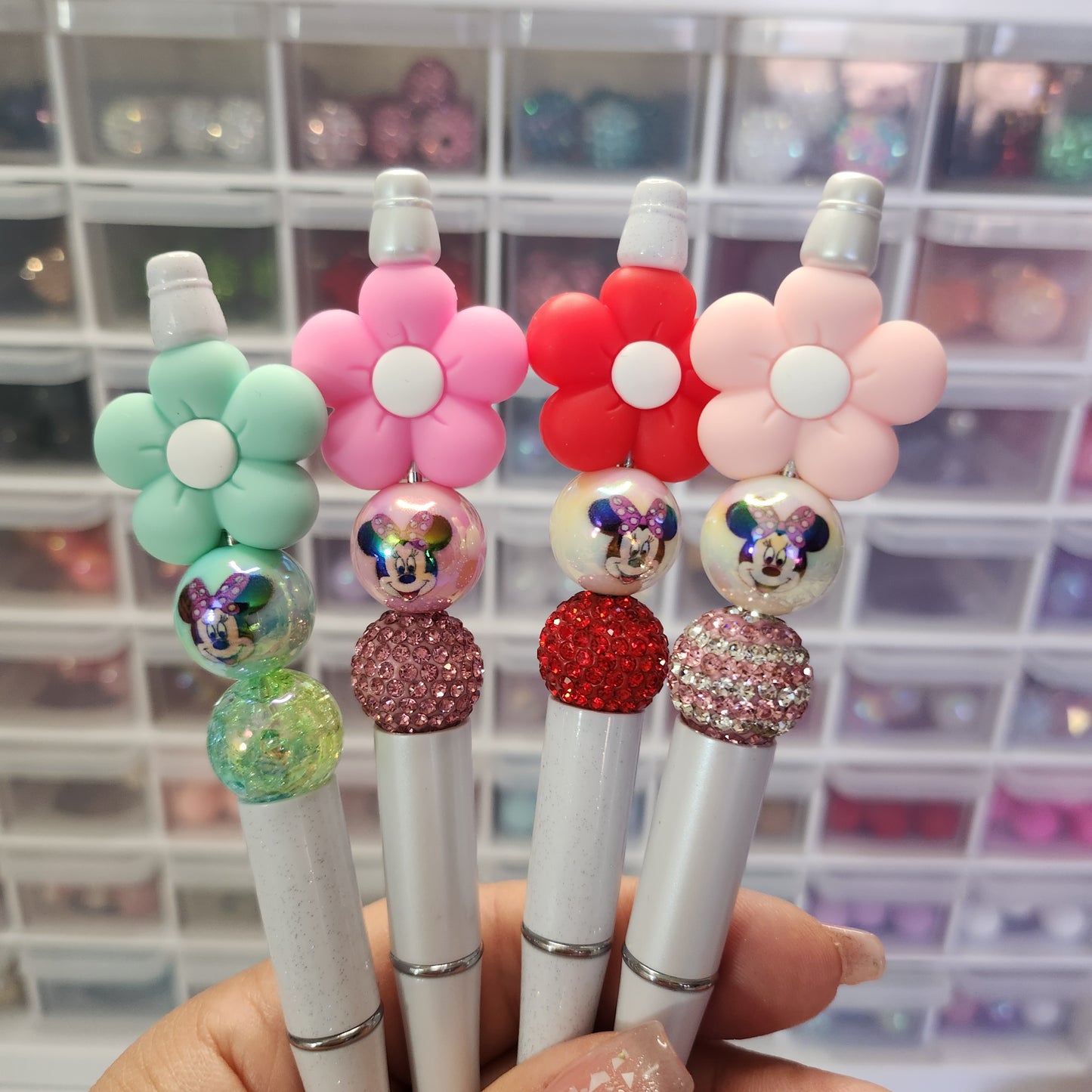 Flower mouse pen