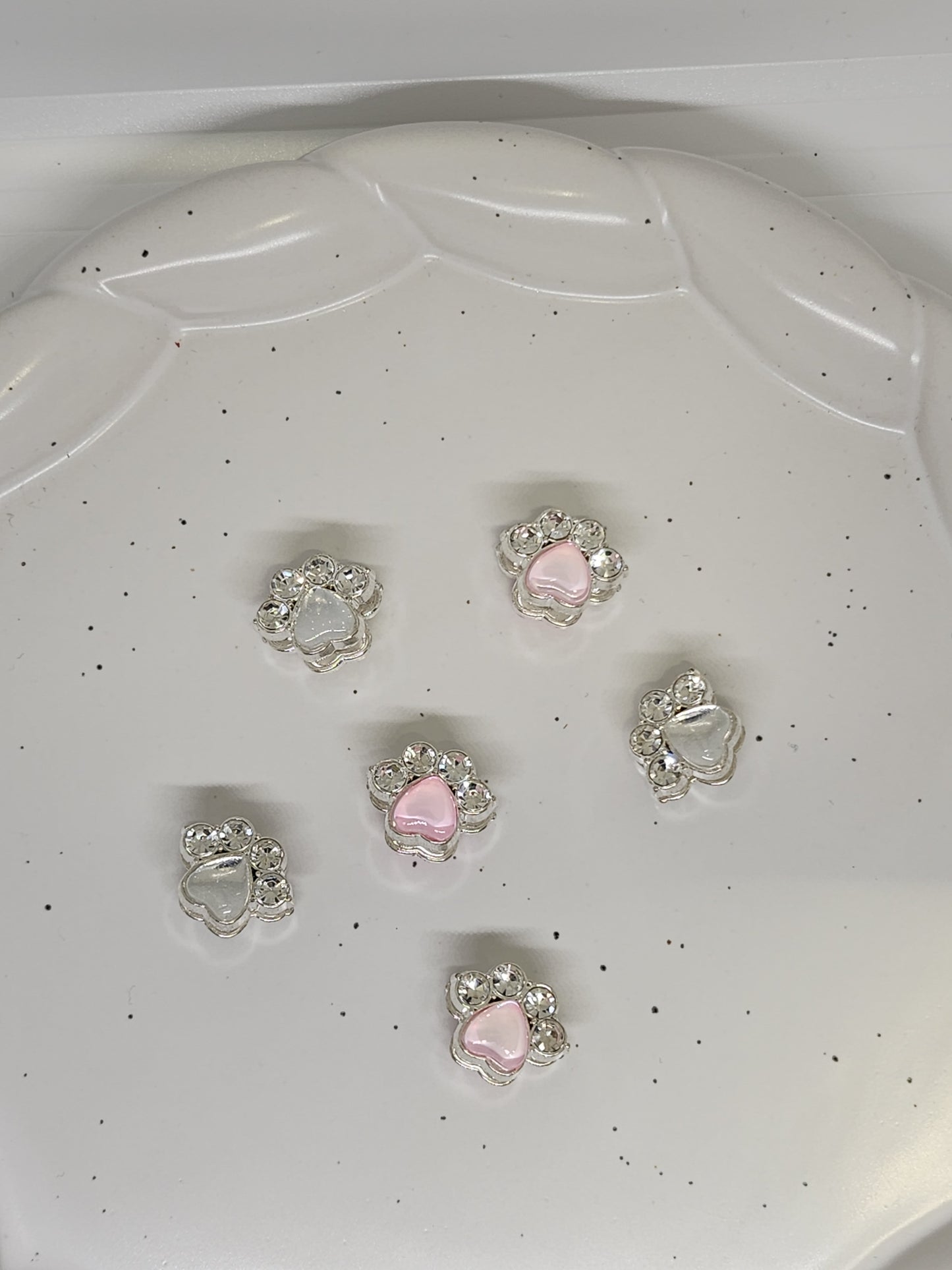 Paw metal bead