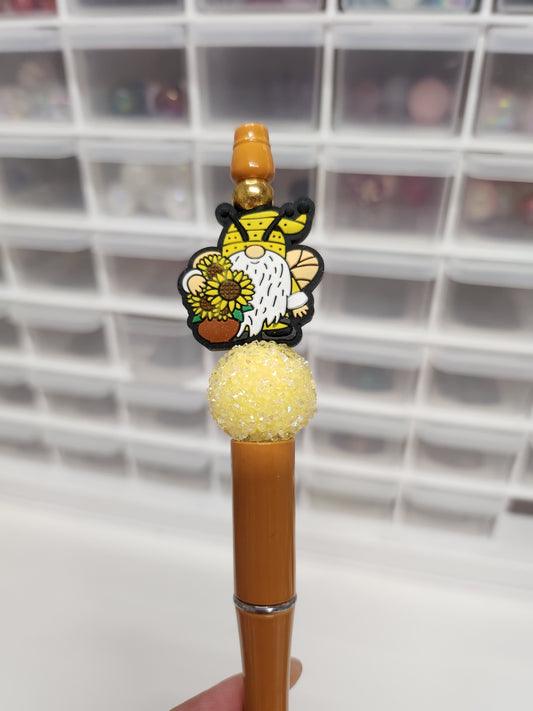 Gnome w/flower pen